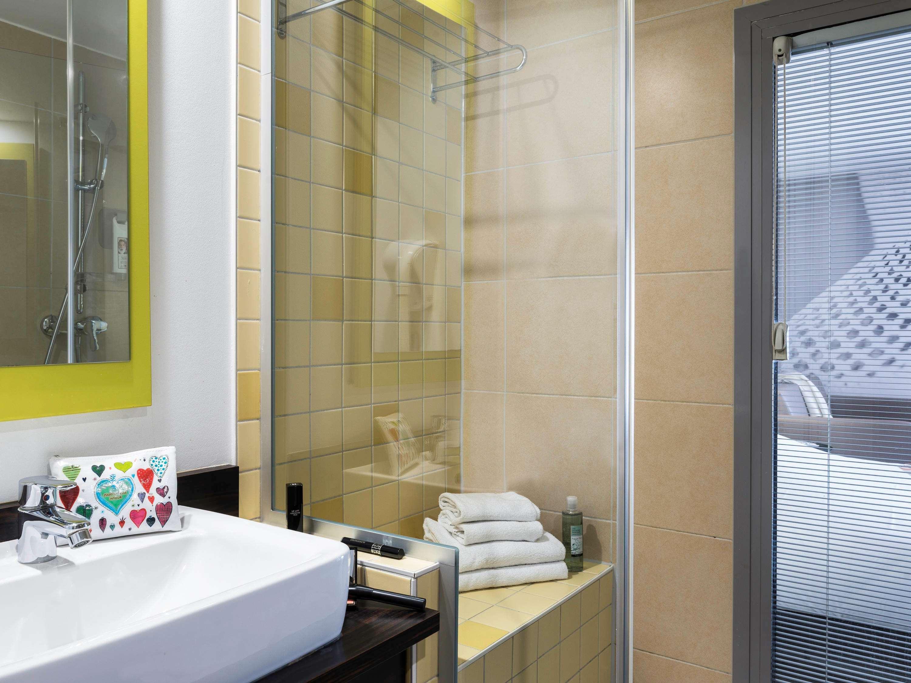 Ibis Styles Centre Port 3*