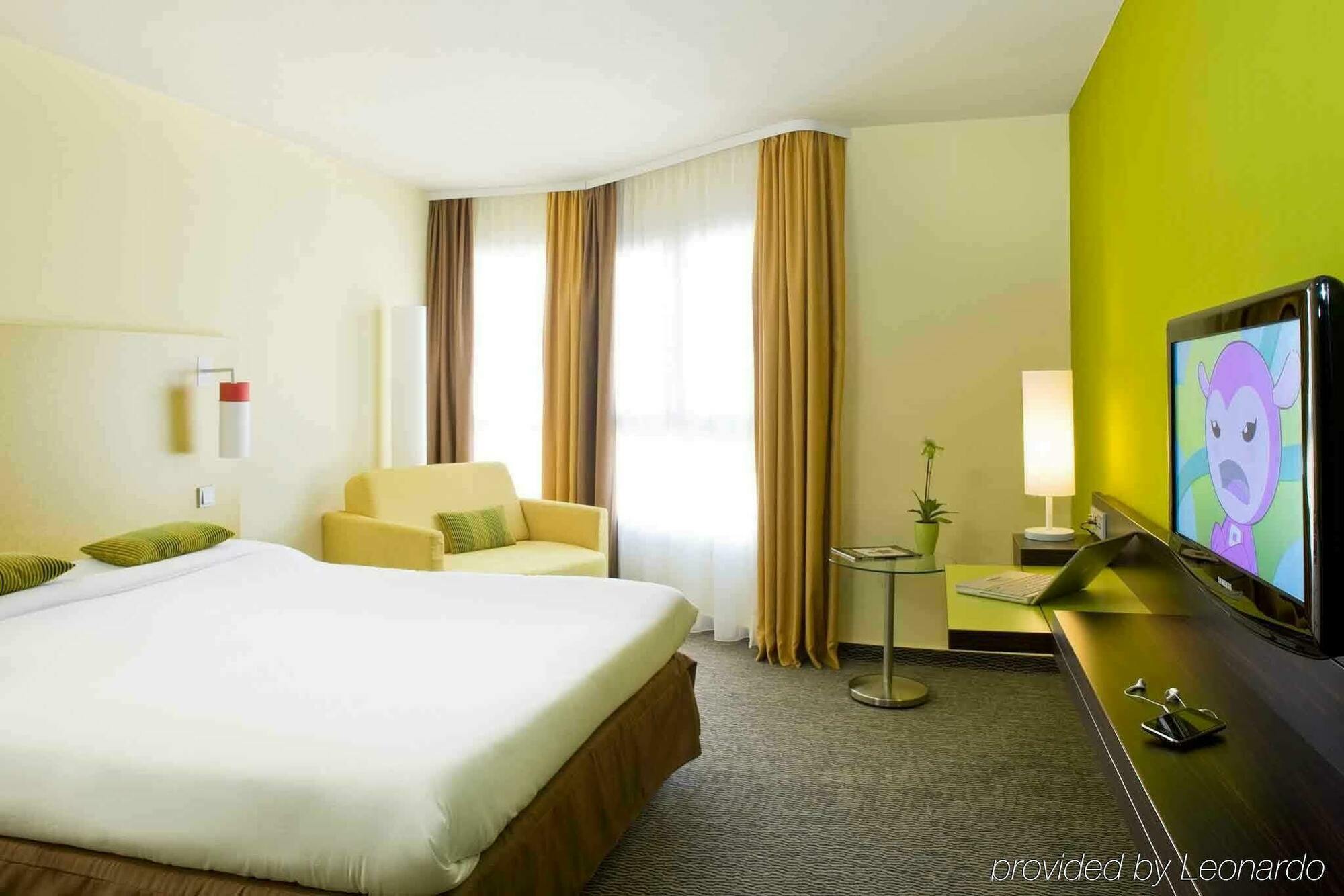 Ibis Styles Centre Port Nizza